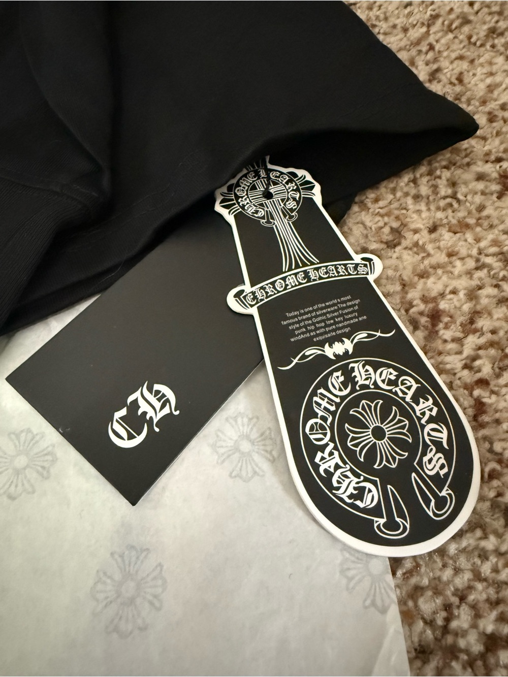 Black Long-Sleeve Graphic - Picture 5 of 12